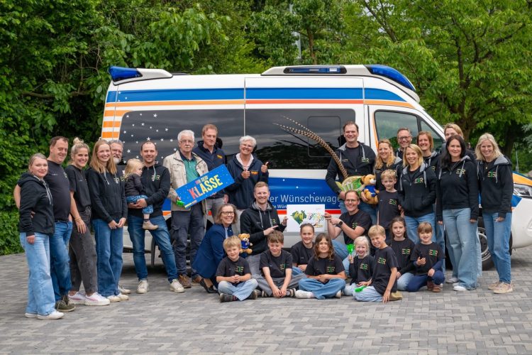 Spendenübergabe an den Wünschewagen